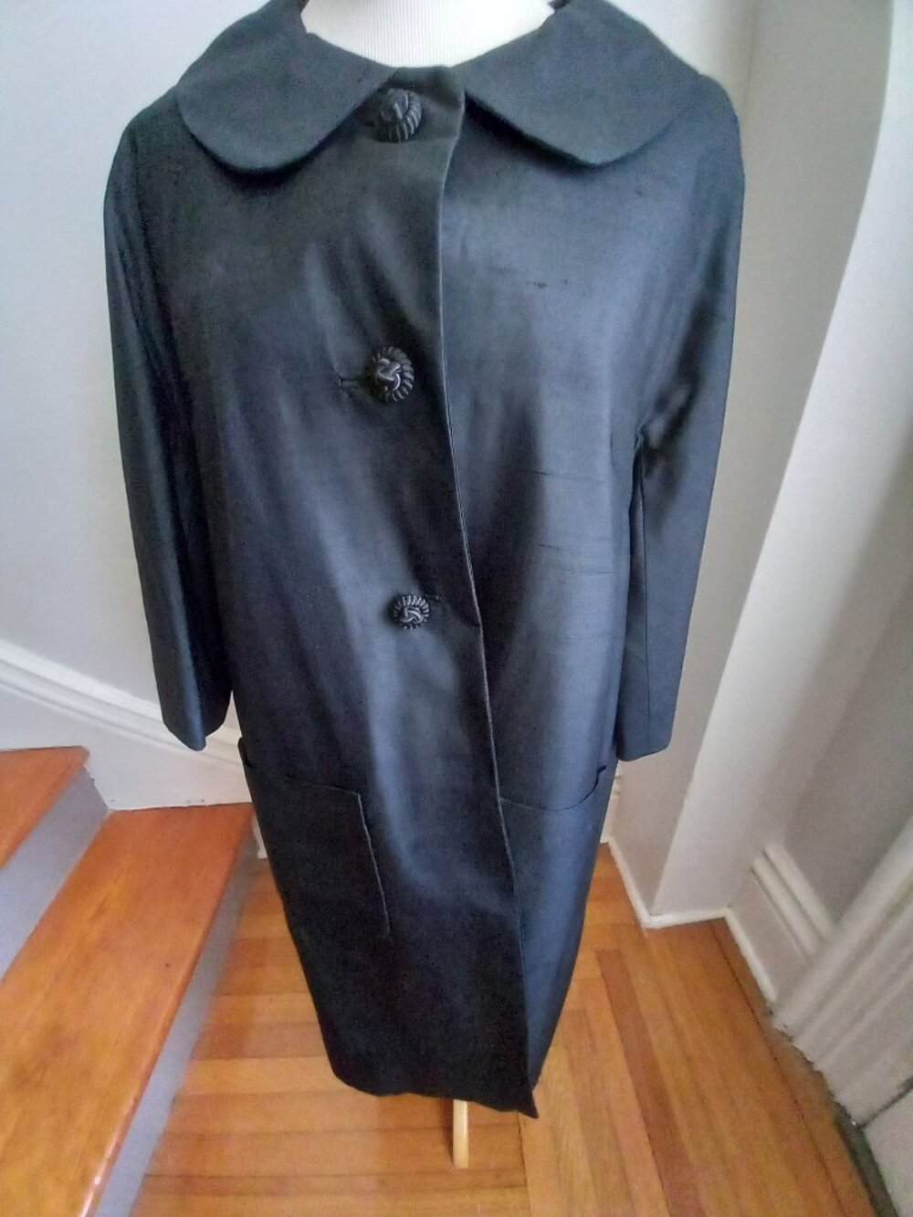 VINTAGE 1950S 1960S BLACK SILK OPERA COAT L